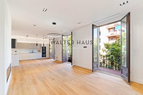 Apartamento de 4 dormitorios en venta en Eixample, Barcelona, Cataluña, Spain № 2227