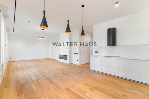 4 bedrooms apartment for sale in Eixample, Barcelona, Catalonia, Spain № 2227 - photo 8