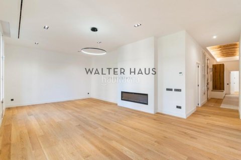 4 bedrooms apartment for sale in Eixample, Barcelona, Catalonia, Spain № 2227 - photo 9
