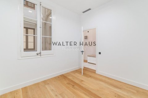 4 bedrooms apartment for sale in Eixample, Barcelona, Catalonia, Spain № 2227 - photo 22