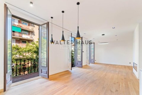 4 bedrooms apartment for sale in Eixample, Barcelona, Catalonia, Spain № 2227 - photo 2