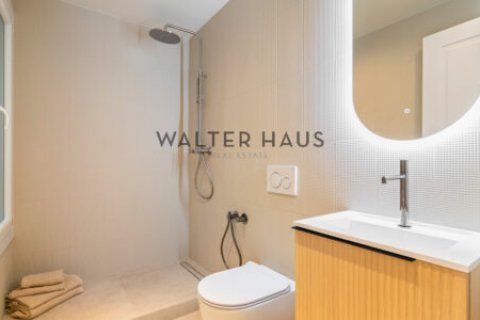 Apartamento de 3 dormitorios en venta en Eixample, Barcelona, Cataluña, Spain № 2232 - foto 25