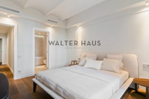 Apartamento de 3 dormitorios en venta en Eixample, Barcelona, Cataluña, Spain № 2232 - foto 13