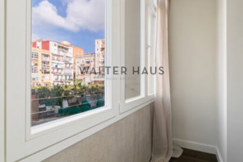Apartamento de 3 dormitorios en venta en Eixample, Barcelona, Cataluña, Spain № 2232 - foto 21