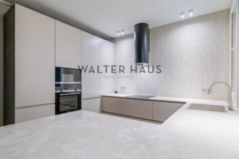 Apartamento de 3 dormitorios en venta en Eixample, Barcelona, Cataluña, Spain № 2232 - foto 10