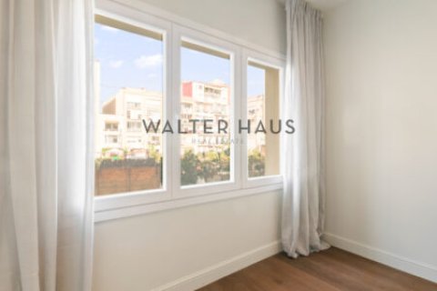 Apartamento de 3 dormitorios en venta en Eixample, Barcelona, Cataluña, Spain № 2232 - foto 19