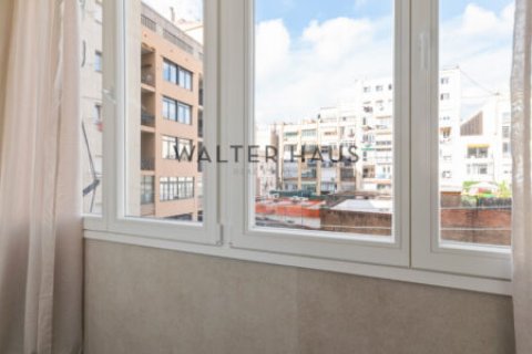 Apartamento de 3 dormitorios en venta en Eixample, Barcelona, Cataluña, Spain № 2232 - foto 22