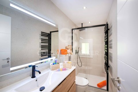 Apartamento de 3 dormitorios en venta en Gerona, Cataluña, Spain № 5594 - foto 19
