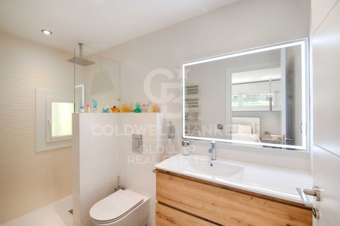 Apartamento de 3 dormitorios en venta en Gerona, Cataluña, Spain № 5594 - foto 15