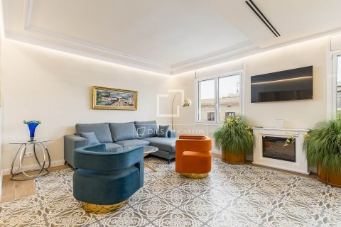 Apartamento de 4 dormitorios en venta en Barcelona, Cataluña, Spain № 4295 - foto 4