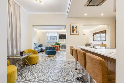 Apartamento de 4 dormitorios en venta en Barcelona, Cataluña, Spain № 4295 - foto 10