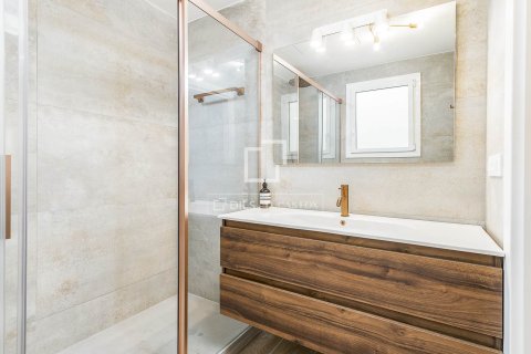 Apartamento de 4 dormitorios en venta en Barcelona, Cataluña, Spain № 4295 - foto 27