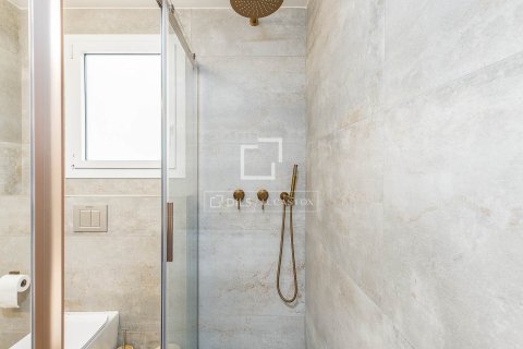 Apartamento de 4 dormitorios en venta en Barcelona, Cataluña, Spain № 4295 - foto 28