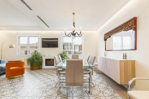 Apartamento de 4 dormitorios en venta en Barcelona, Cataluña, Spain № 4295 - foto 8