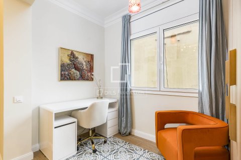 Apartamento de 4 dormitorios en venta en Barcelona, Cataluña, Spain № 4295 - foto 24