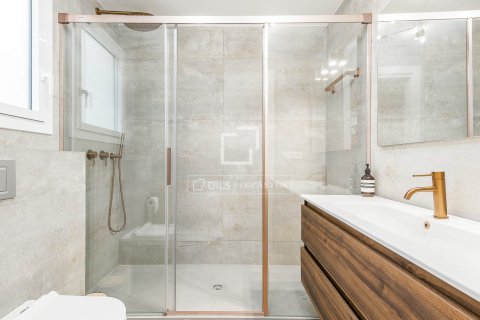 Apartamento de 4 dormitorios en venta en Barcelona, Cataluña, Spain № 4295 - foto 26