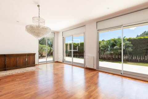 5 bedrooms villa for sale in Castelldefels, Barcelona, Catalonia, Spain № 4293 - photo 11
