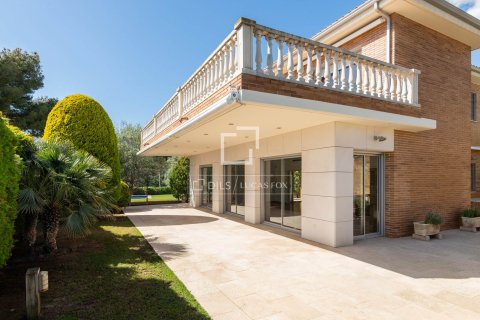 Villa de 5 dormitorios en venta en Castelldefels, Barcelona, Cataluña, Spain № 4293