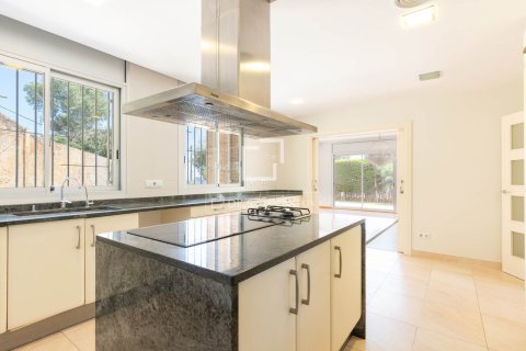 5 bedrooms villa for sale in Castelldefels, Barcelona, Catalonia, Spain № 4293 - photo 2