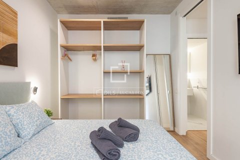 Apartamento de 2 dormitorios en venta en Barcelona, Cataluña, Spain № 4298 - foto 28