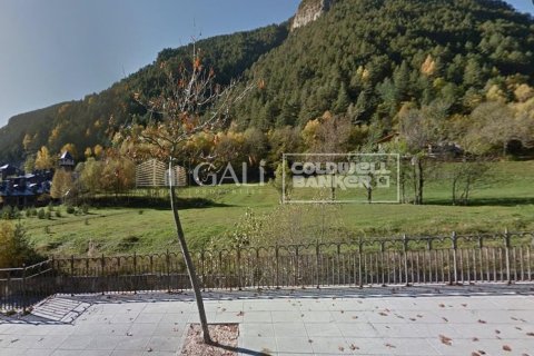Parcela de 3045 m² en venta en Principado De Andorra (Ninguna Poblacion Tiene C.P.), Lérida, Cataluña, Spain № 5649 - foto 2
