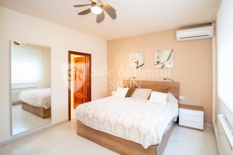 Сasa de 4 dormitorios en venta en Calonge, Gerona, Cataluña, Spain № 6689 - foto 24