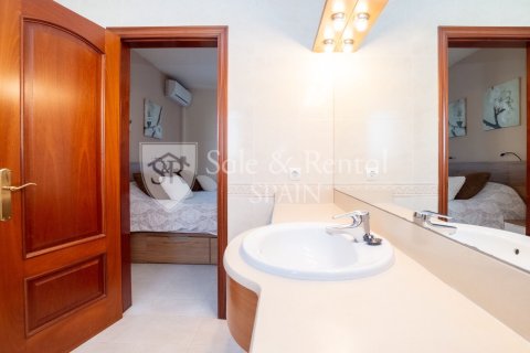 Сasa de 4 dormitorios en venta en Calonge, Gerona, Cataluña, Spain № 6689 - foto 26
