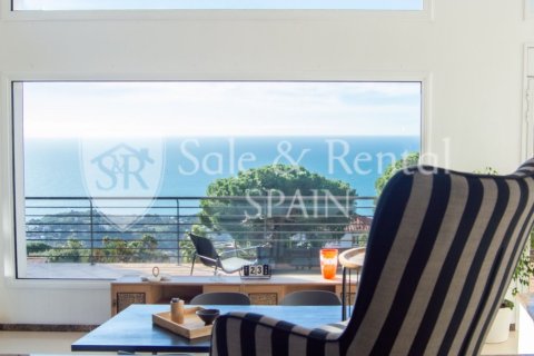 Сasa de 6 dormitorios en venta en Lloret de Mar, Gerona, Cataluña, Spain № 6685 - foto 15