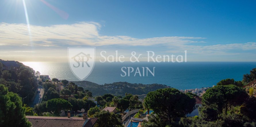 Сasa de 6 dormitorios en venta en Lloret de Mar, Gerona, Cataluña, Spain № 6685