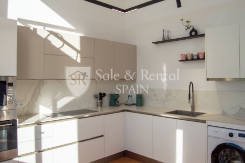 Сasa de 6 dormitorios en venta en Lloret de Mar, Gerona, Cataluña, Spain № 6685 - foto 22