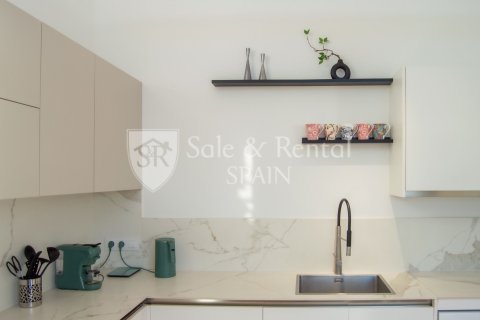 Сasa de 6 dormitorios en venta en Lloret de Mar, Gerona, Cataluña, Spain № 6685 - foto 23