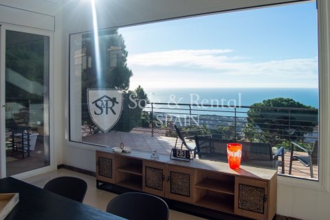 Сasa de 6 dormitorios en venta en Lloret de Mar, Gerona, Cataluña, Spain № 6685 - foto 17