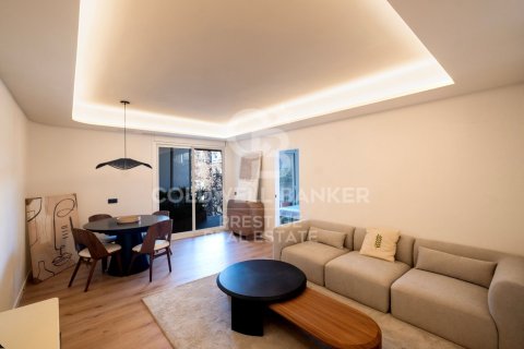 Купить квартиру в Барселона, Испания с 3 спальни, 76м², № 5542 - фото 2