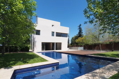 Villa de 6 dormitorios en venta en Sant Cugat del Vallès, Barcelona, Cataluña, Spain № 1222 - foto 2