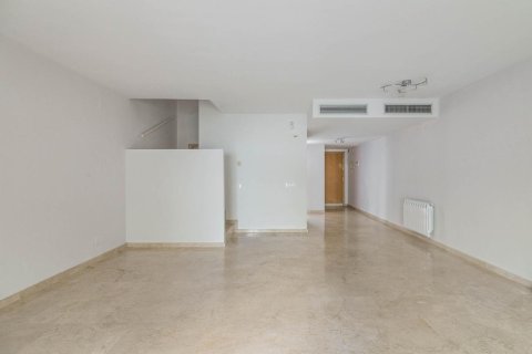 Dúplex de 3 dormitorios en venta en Diagonal Mar, Barcelona, Cataluña, Spain № 1227 - foto 27