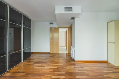 Dúplex de 3 dormitorios en venta en Diagonal Mar, Barcelona, Cataluña, Spain № 1227 - foto 12