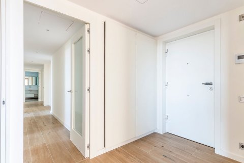 Купить квартиру в Эсплугес-де-Льобрегат, Испания с 5 комнат, 162м², № 8911 - фото 3