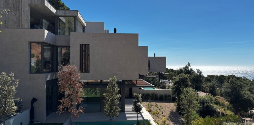 Сasa de 5 dormitorios en venta en Tamariu, Gerona, Cataluña, Spain № 8909