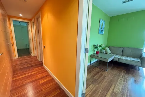 Apartamento de 3 dormitorios en venta en Barcelona, Cataluña, Spain № 1724 - foto 12