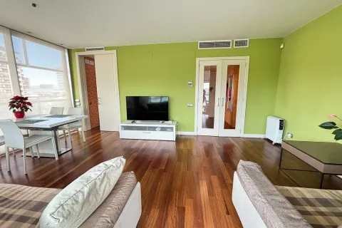 Apartamento de 3 dormitorios en venta en Barcelona, Cataluña, Spain № 1724 - foto 8