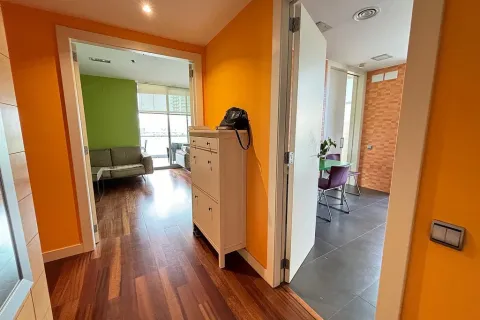 Apartamento de 3 dormitorios en venta en Barcelona, Cataluña, Spain № 1724 - foto 11