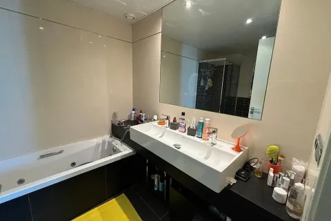 Apartamento de 3 dormitorios en venta en Barcelona, Cataluña, Spain № 1724 - foto 21