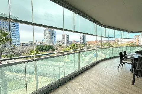 Apartamento de 3 dormitorios en venta en Barcelona, Cataluña, Spain № 1724 - foto 4