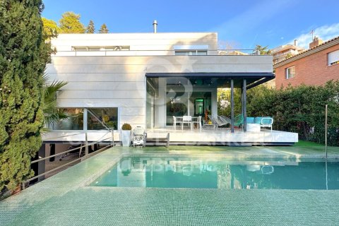 Сasa de 6 dormitorios en venta en Barcelona, Cataluña, Spain № 6031