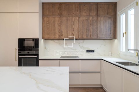 Apartamento de 4 dormitorios en venta en Barcelona, Cataluña, Spain № 4240 - foto 9