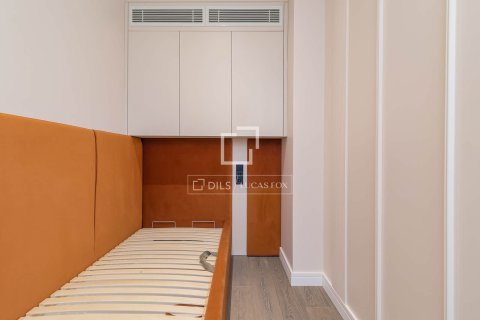 Apartamento de 4 dormitorios en venta en Barcelona, Cataluña, Spain № 4240 - foto 26