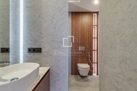 Apartamento de 4 dormitorios en venta en Barcelona, Cataluña, Spain № 4240 - foto 15