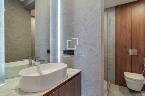 Apartamento de 4 dormitorios en venta en Barcelona, Cataluña, Spain № 4240 - foto 16