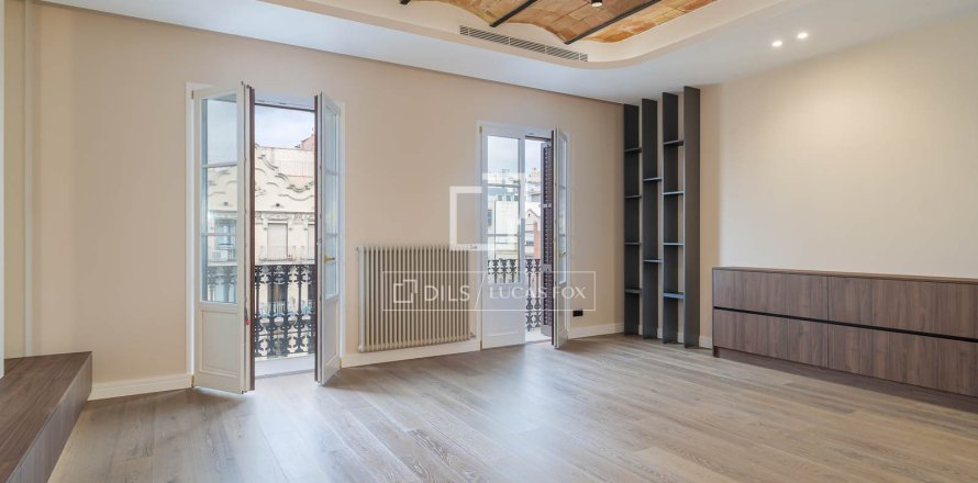 Apartamento de 4 dormitorios en venta en Barcelona, Cataluña, Spain № 4240