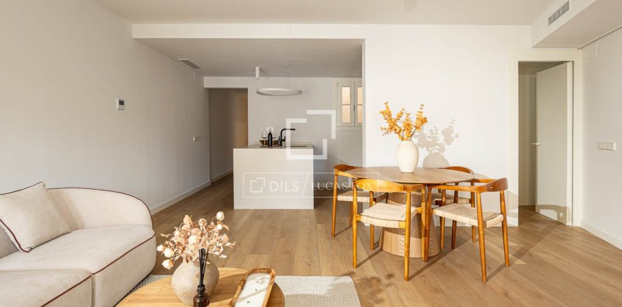 Apartamento de 3 dormitorios en venta en Barcelona, Cataluña, Spain № 4241